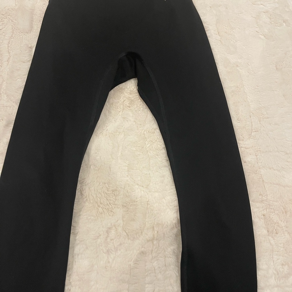 Gymshark Black Leggings with Stretchy Fit and Breathable Fabric